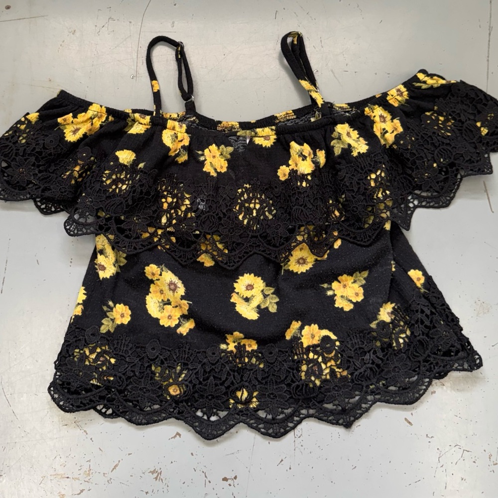 No Boundaries Off-Shoulder Black Floral Lace Trim Summer Top Yellow Floral XSmal